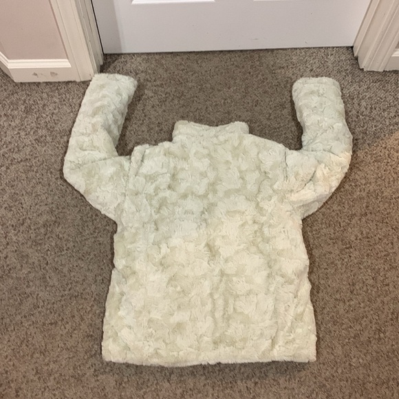 The North Face white Osito Lavendar Reversible logo warm jacket 14-16 - Picture 3 of 5